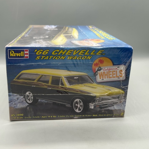 Revell 66 Chevelle Station Wagon 1/25 (85-2890) - Picture 4 of 6